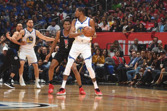 周中欧战淘汰赛赛果：欧冠客队强势 欧协主队完胜