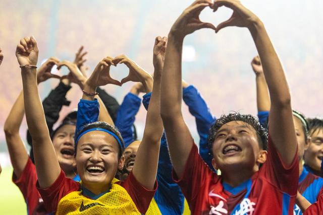 官方：维尼修斯当选2024年FIFA世界足球先生